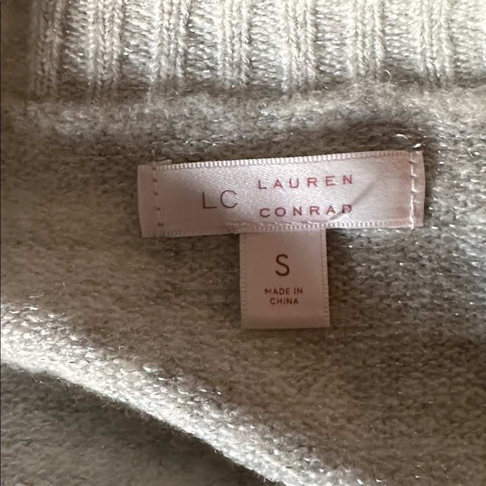 Cozy Gray Cat Face Sweater Lauren Conrad - Picture 4 of 4